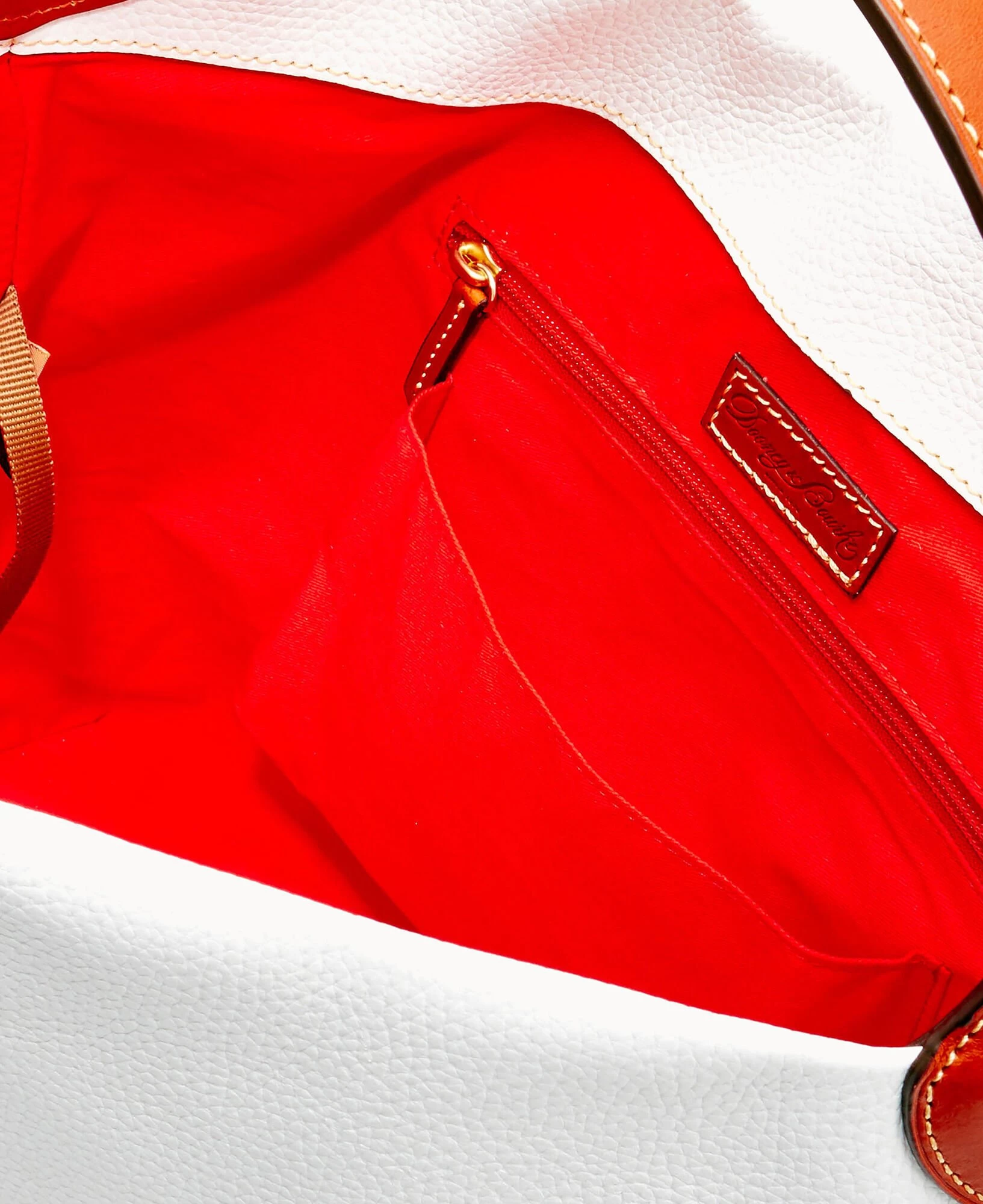 Pebble Grain Logo Lock Shoulder Bag With Pouch White 11 Pebble Grain Logo Lock Shoulder Bag With Pouch White - Image 9