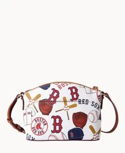 MLB Red Sox Suki Crossbody RED SOX 21 MLB Red Sox Suki Crossbody RED SOX -Online Sale Dooney & Bourke B1696G QUMWPATNRDSX ALT3 1