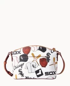 MLB White Sox Suki Crossbody WHITE SOX -Online Sale Dooney & Bourke B1696G QUMWPATNWHSX ALT3