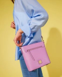 Saffiano Zip Crossbody Bubble Gum 28 Saffiano Zip Crossbody Bubble Gum -Online Sale Dooney & Bourke B2SAF1920 ILD lifestyle 1