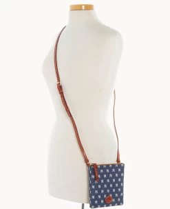 MLB Yankees Small North South Top Zip Crossbody Yankees -Online Sale Dooney & Bourke BL370G MJNVPATNYANK ALT4