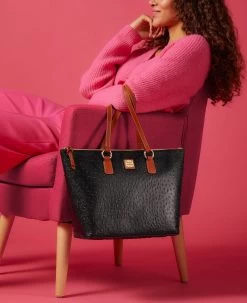 Ostrich Wren Tote Black 29 Ostrich Wren Tote Black -Online Sale Dooney & Bourke BOSTR1694 ILD lifestyle 1