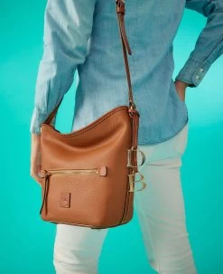 Pebble Grain Zip Sac Wine 28 Pebble Grain Zip Sac Wine -Online Sale Dooney & Bourke BPEBC1972 ILD lifestyle 1