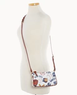 MLB Yankees Lexi Crossbody Sm Coin Case YANKEES -Online Sale Dooney & Bourke M1400G QUMWPATNYANK ALT4