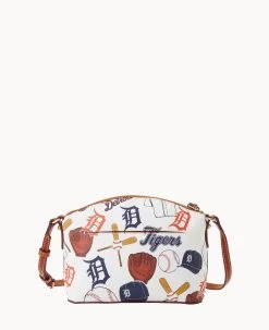 MLB Tigers Suki Crossbody Med Wristlet TIGERS -Online Sale Dooney & Bourke M1696G QUMWPATNTGRS ALT3 1