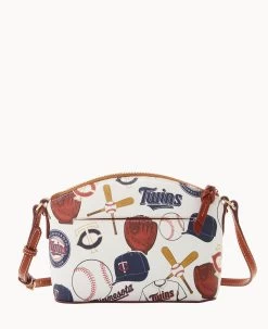 MLB Twins Suki Crossbody Med Wristlet TWINS -Online Sale Dooney & Bourke M1696G QUMWPATNTWNS ALT3