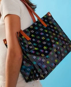 It Medium Shopper Black -Online Sale Dooney & Bourke MJITM ILD lifestyle 1