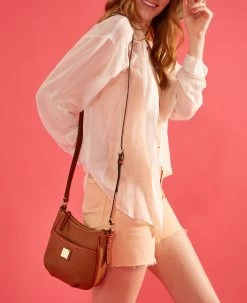 Pebble Grain Margo Crossbody Black Black 28 Pebble Grain Margo Crossbody Black Black -Online Sale Dooney & Bourke R0875 ILD lifestylejpg 1