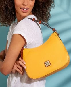 Pebble Grain Small Kiley Hobo Bone -Online Sale Dooney & Bourke R1690 ILD lifestyle 1