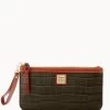 Oakdale Clutch Wristlet Black 2 Oakdale Clutch Wristlet Black -Online Sale Dooney & Bourke W0225G 1CBLPATN