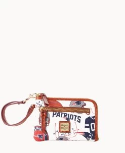 NFL Patriots Multi Function Zip Around PATRIOTS -Online Sale Dooney & Bourke W0320G QWMWPATNPATR 1