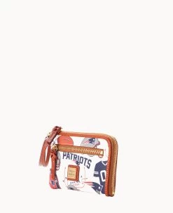 NFL Patriots Multi Function Zip Around PATRIOTS -Online Sale Dooney & Bourke W0320G QWMWPATNPATR ALT1 1