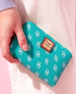 Gretta Medium Zip Around Wallet Bordeaux -Online Sale Dooney & Bourke WGRET0323 ILD lifestyle 1