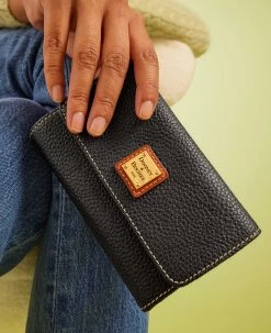 Pebble Grain Flap Wallet Plum Wine -Online Sale Dooney & Bourke ZR0195 ILD lifestyle